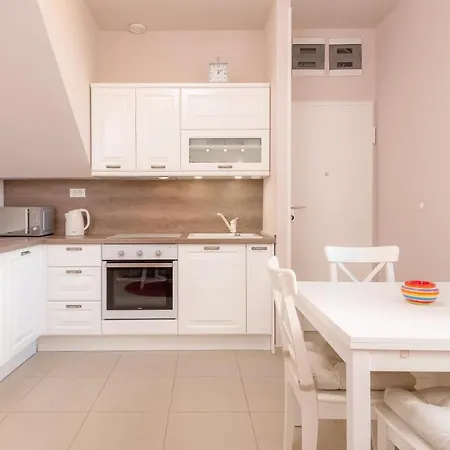 Ora Apartment *
