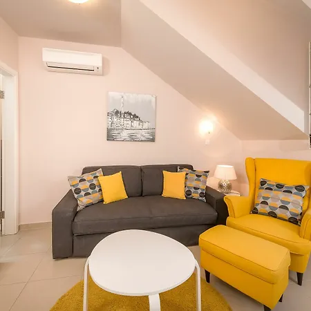 Ora Apartment