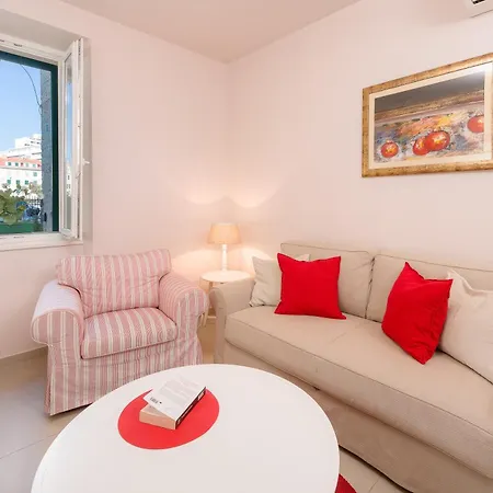 Ora Apartment