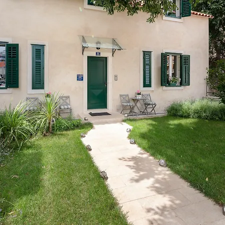 Ora Apartment Split