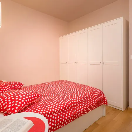 Apartment Ora *