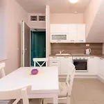 Ora *