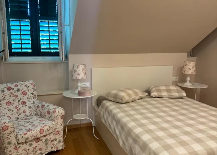 维拉奥拉公寓 *